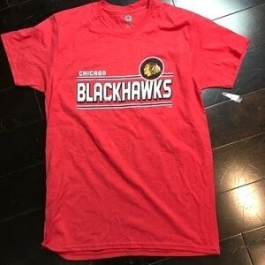 Medium Blackhawks Red Tee - Unisex - Official Gear